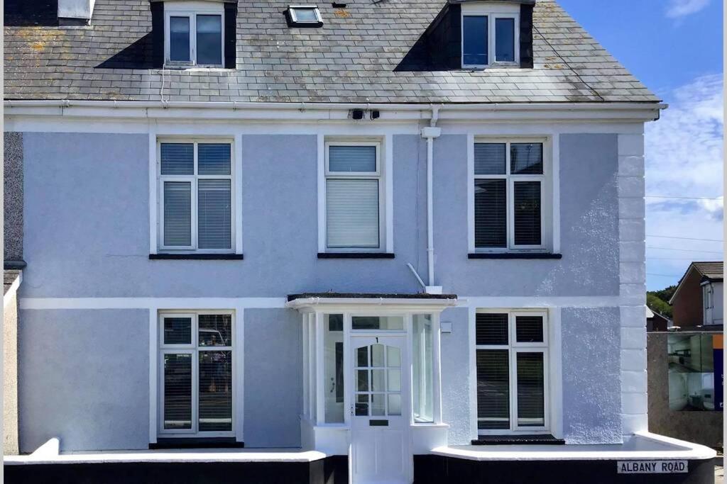 Large 5 Bed 3 Bath House 300 Meters From Beach And Restaurants 뉴키 외부 사진